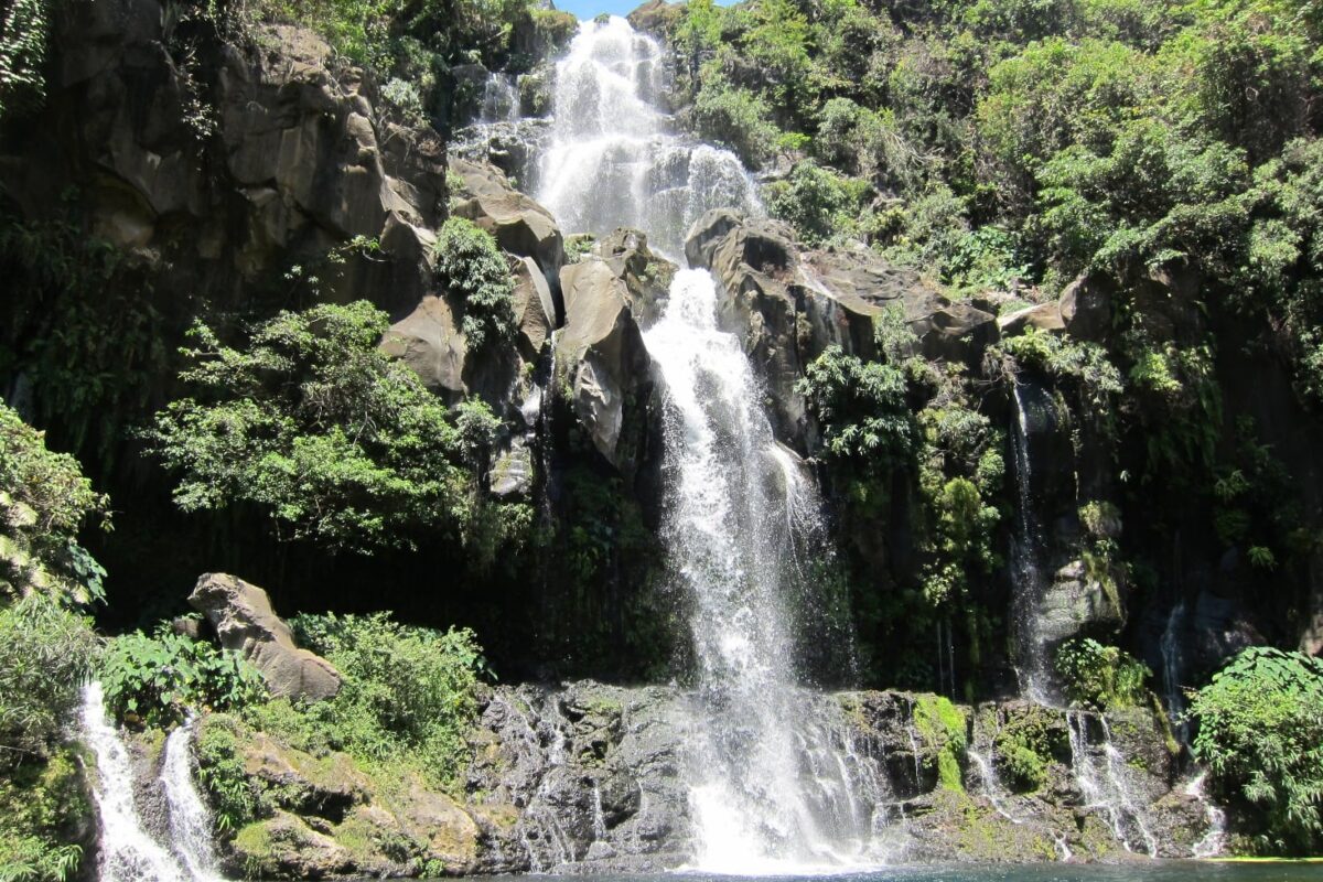Gleitschirmreise La Reunion Wasserfall